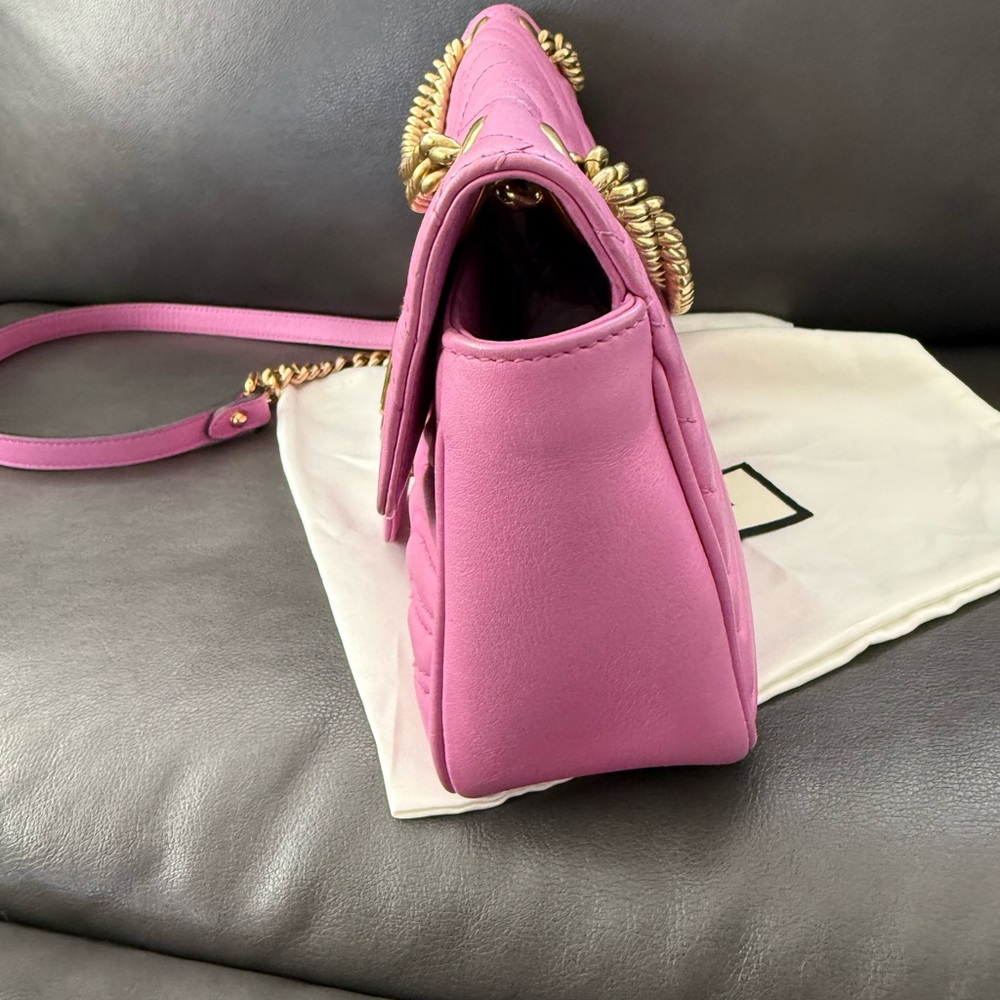 *SOLD*
Authentic Gucci Candy Pink GG marmont Shoulder Bag with Gold Chain - Picture 8 of 15